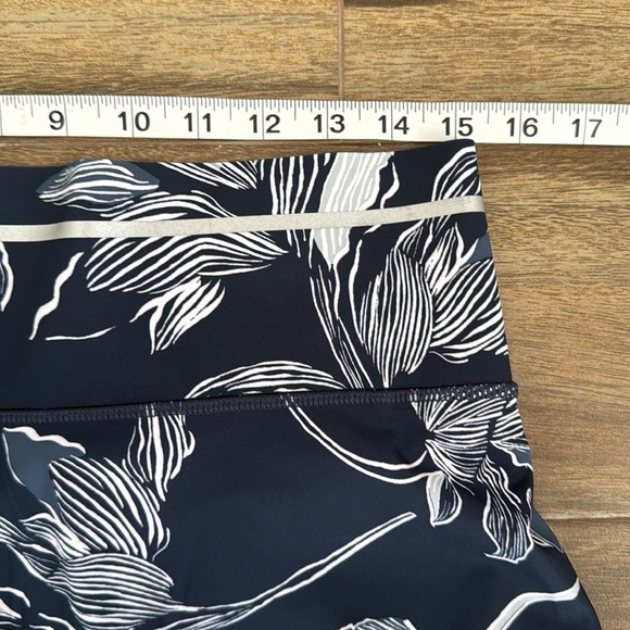 Athleta Navy Blue Floral Sonic Tennis Skort, S - Picture 3 of 14